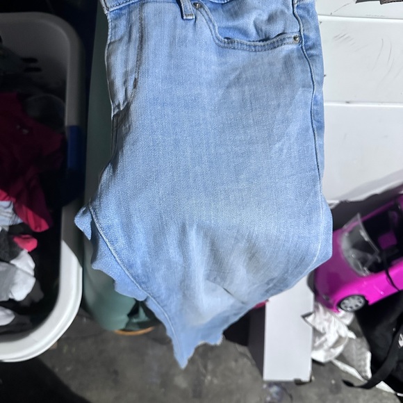 Women’s Levi’s skinny jeans - Picture 3 of 3